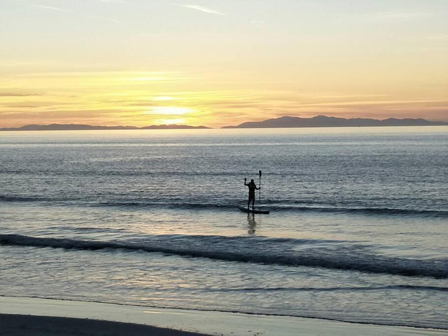 Beachfront Bliss Paraparaumu Buitenkant foto