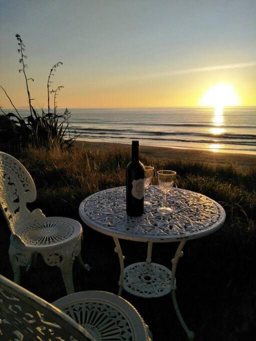 Beachfront Bliss Paraparaumu Buitenkant foto
