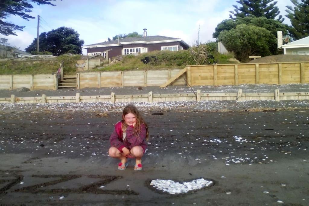 Beachfront Bliss Paraparaumu Buitenkant foto