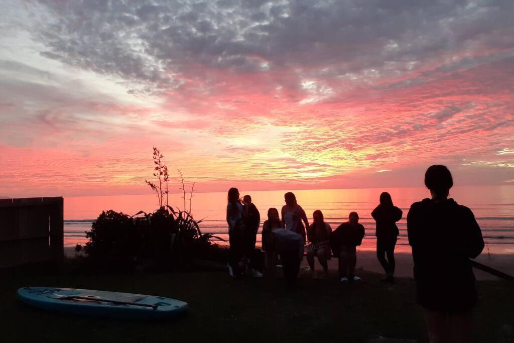 Beachfront Bliss Paraparaumu Buitenkant foto