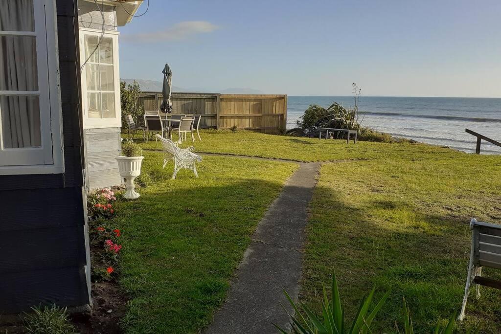 Beachfront Bliss Paraparaumu Buitenkant foto