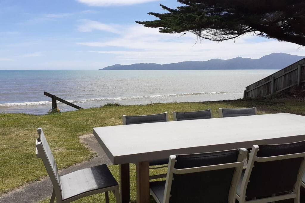 Beachfront Bliss Paraparaumu Buitenkant foto