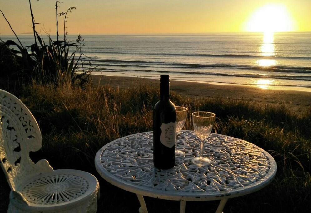 Beachfront Bliss Paraparaumu Buitenkant foto